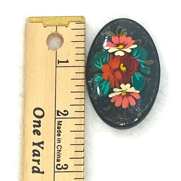 Vintage Russian Hand Painted Brooch Black Lacquer Wood Enamel Floral Oval Signed - Picture 5 of 5